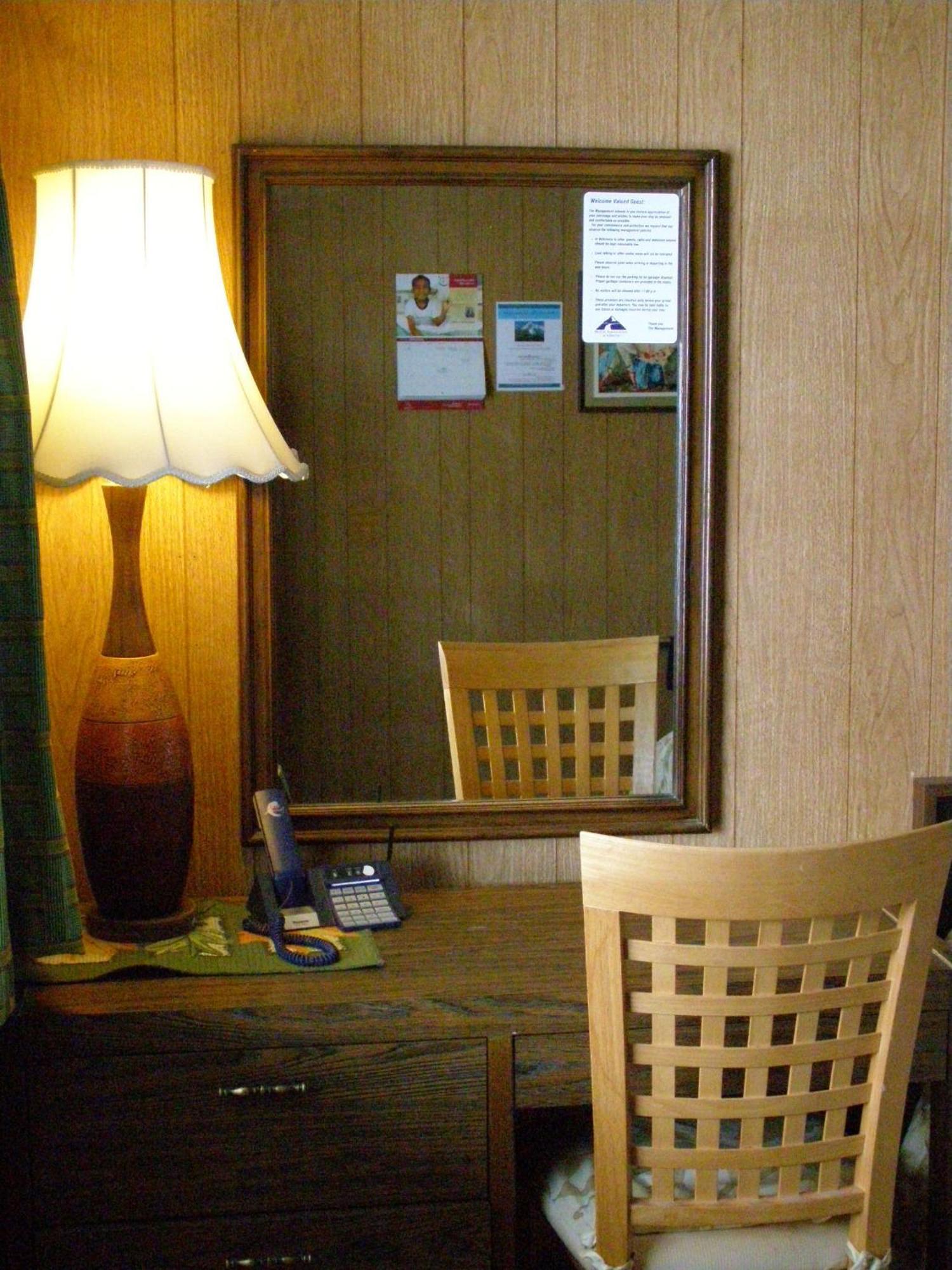 Blue Mountain Motel Пинчер-Крик Экстерьер фото
